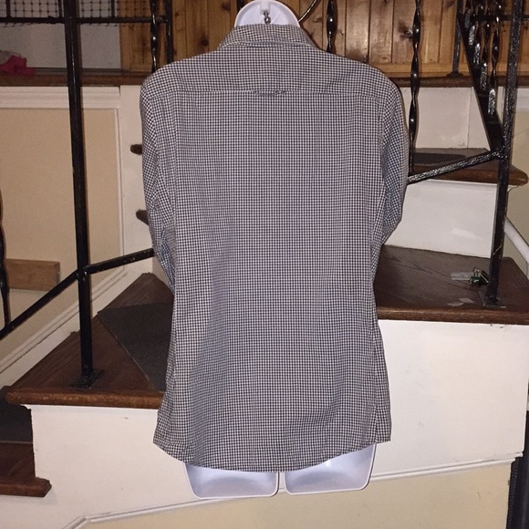 Springtime button down -gingham pattern - Picture 3 of 5